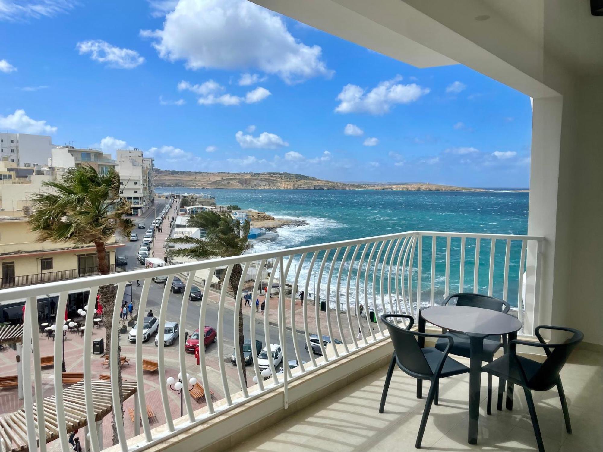 Bugibba Square Seafront Lux Apartments By Holi St. Paul's Bay Dış mekan fotoğraf